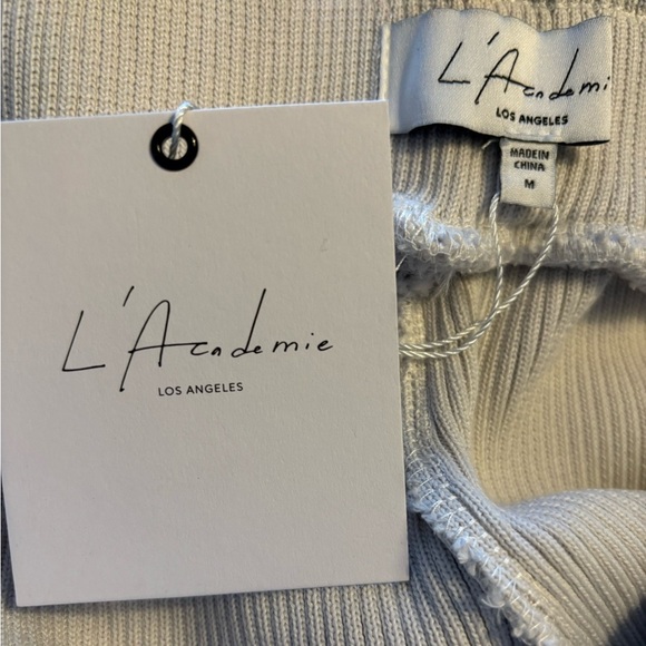 NWT L’Academie Chic White High-Waisted Ribbed Tie Pants
Medium - Picture 3 of 5
